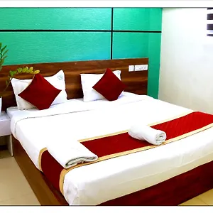 https://new-aliyans-restaurant.kerala-hotels.net